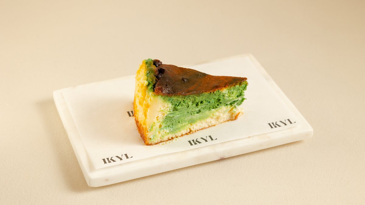 BASQUE CHEESECAKES  MATCHA