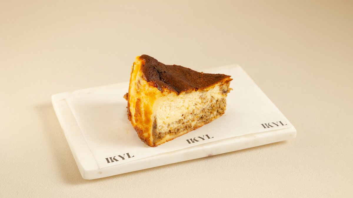 BASQUE CHEESECAKES  PISTACHIO